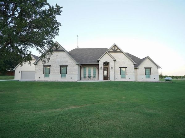 1945 County Road 1111 , Decatur, TX 76234