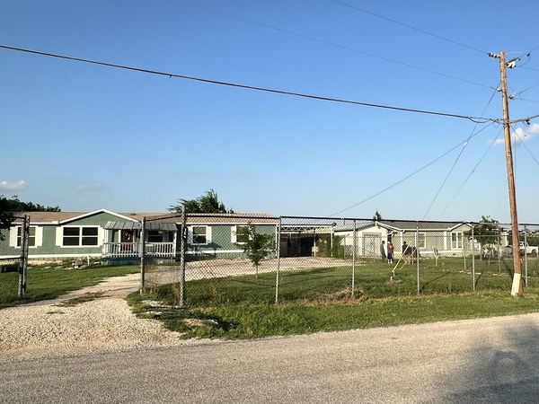 162 SASSMAN RD, Marion, TX 78124