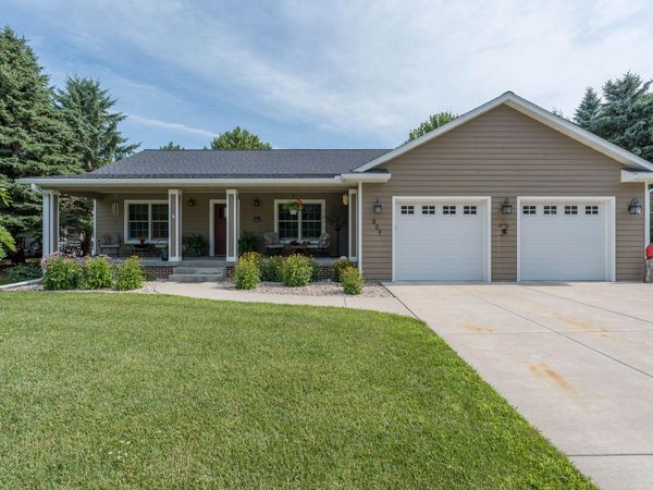 809 Spruce Place, Saint Peter, MN 56082
