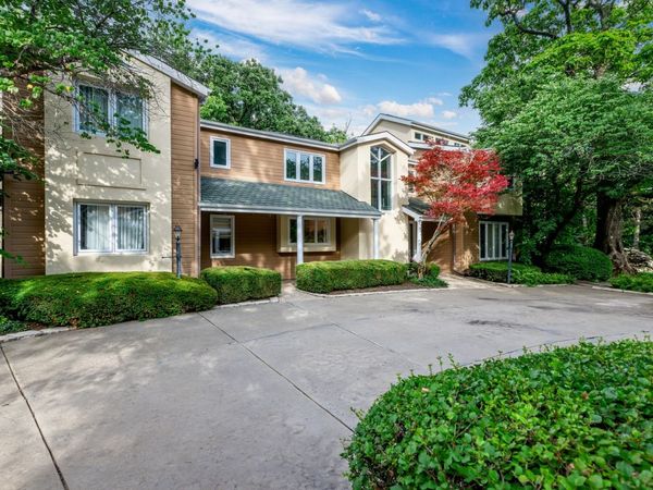 112 Brinker Road , Barrington Hills, IL 60010