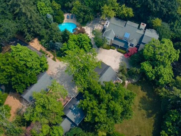 112 Brinker Road, Barrington Hills, IL 60010