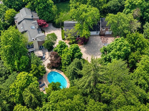 112 Brinker Road, Barrington Hills, IL 60010