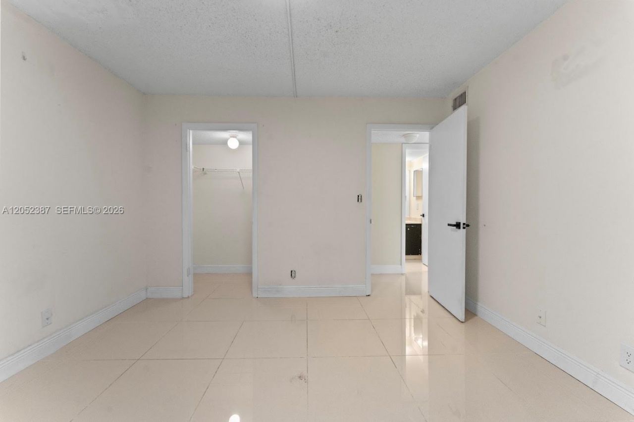 430 Commodore Dr , Unit 310, Plantation, FL 33325 Photo
