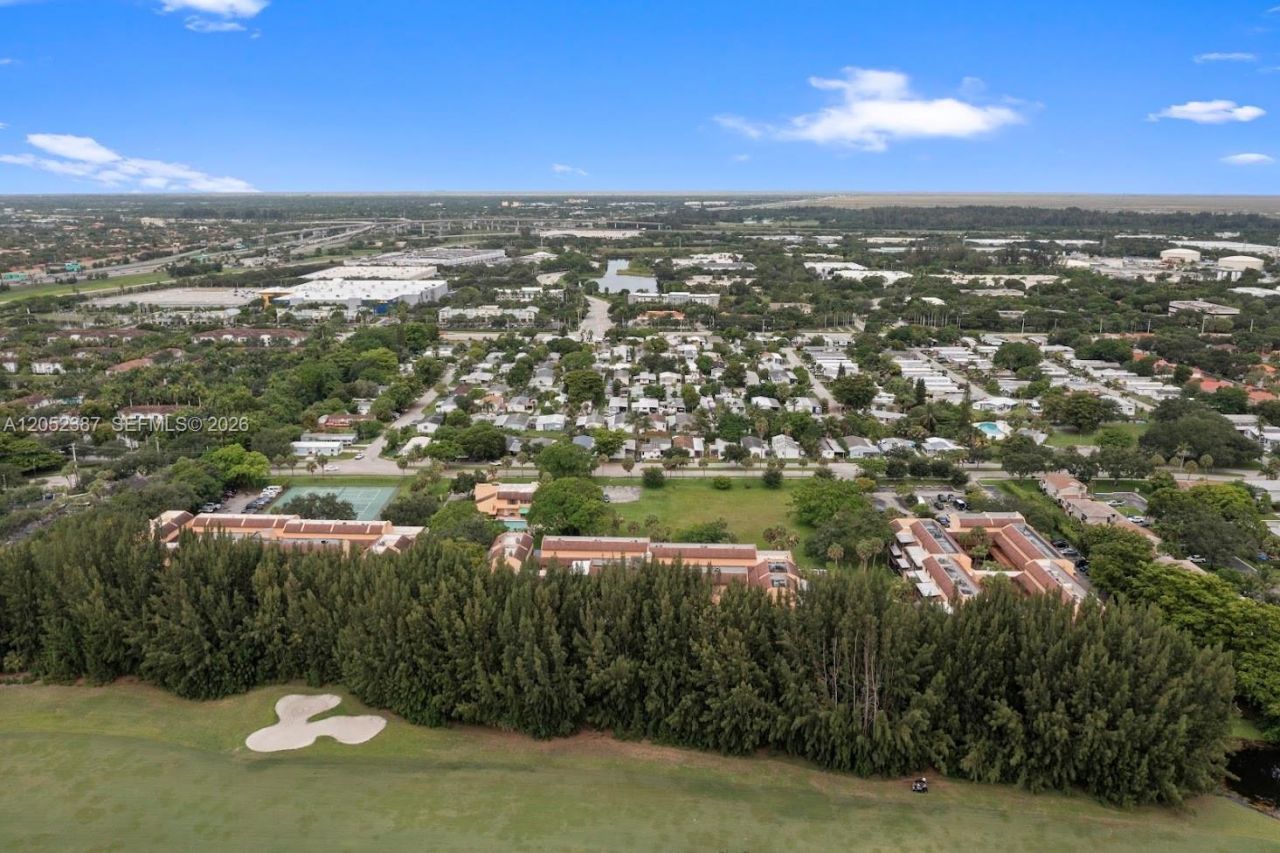 430 Commodore Dr , Unit 310, Plantation, FL 33325 Photo