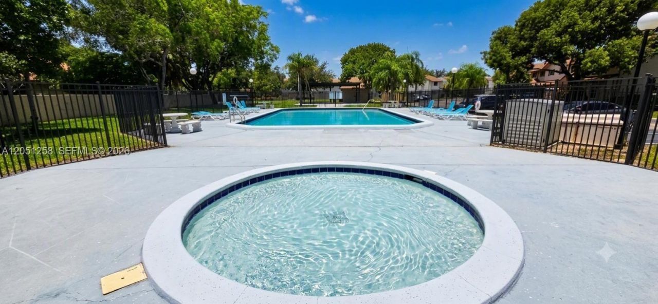 9821 NW 37th St, Unit 7F, Sunrise, FL 33351 Photo