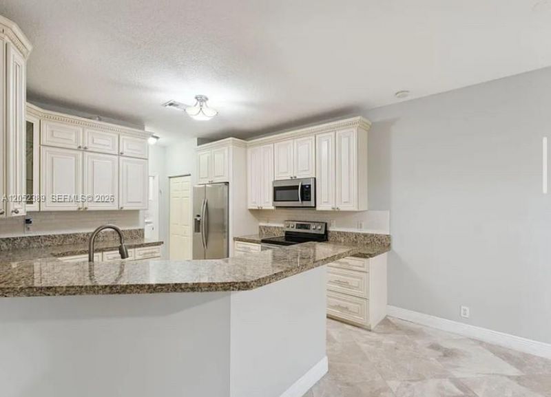 3182 El Camino Real , West Palm Beach, FL 33409 Photo