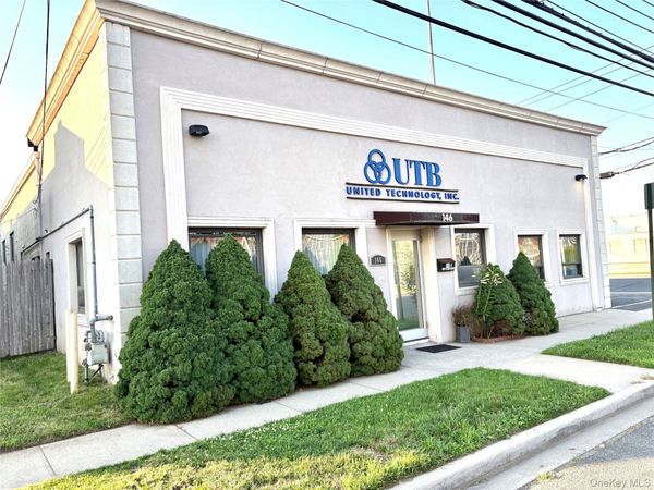 146 E 2nd Street, Mineola, NY 11501
