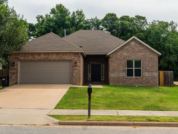 3175 Chelsey Lane , Springdale, AR 72764