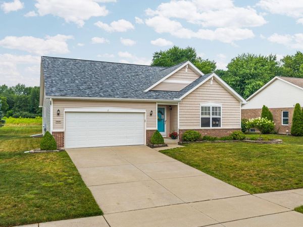28820 Apple Blossom Drive, Flat Rock, MI 48134