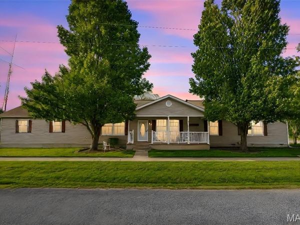 1711 Methodist Street , Carlyle, IL 62231