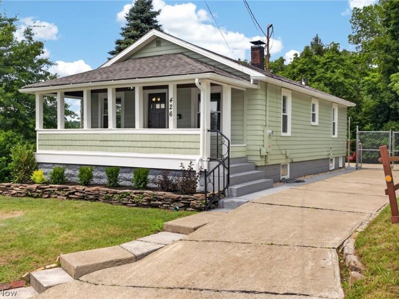 426 Queisner Avenue, Lowellville, OH 44436 Photo 1