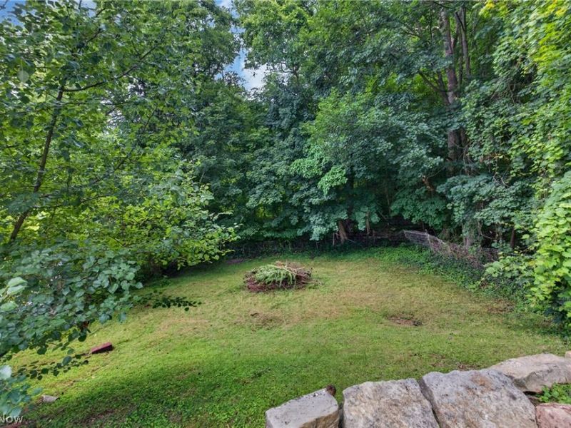 426 Queisner Avenue, Lowellville, OH 44436 Photo 4