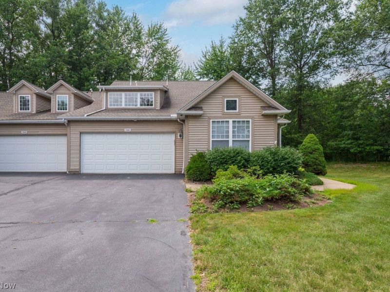 2442 Halifax Court, Avon, OH 44011 Photo 2