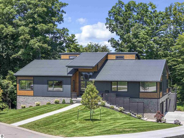 7777 Turnberry Circle, Williamsburg, MI 49690