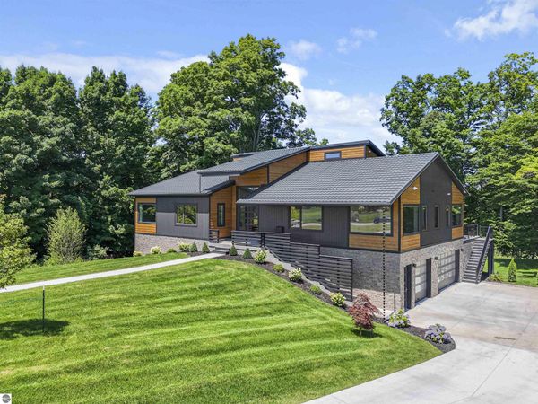7777 Turnberry Circle, Williamsburg, MI 49690