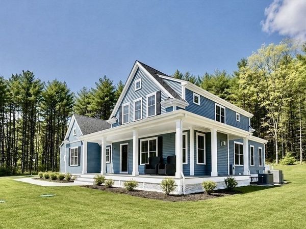 10 Homes Ave, Franklin, MA 02038