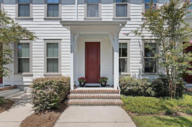 226 Oak Park Street Photo 1