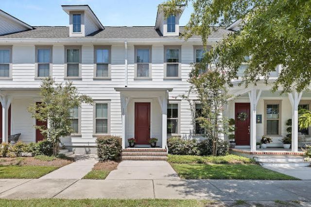 226 Oak Park Street Photo 2