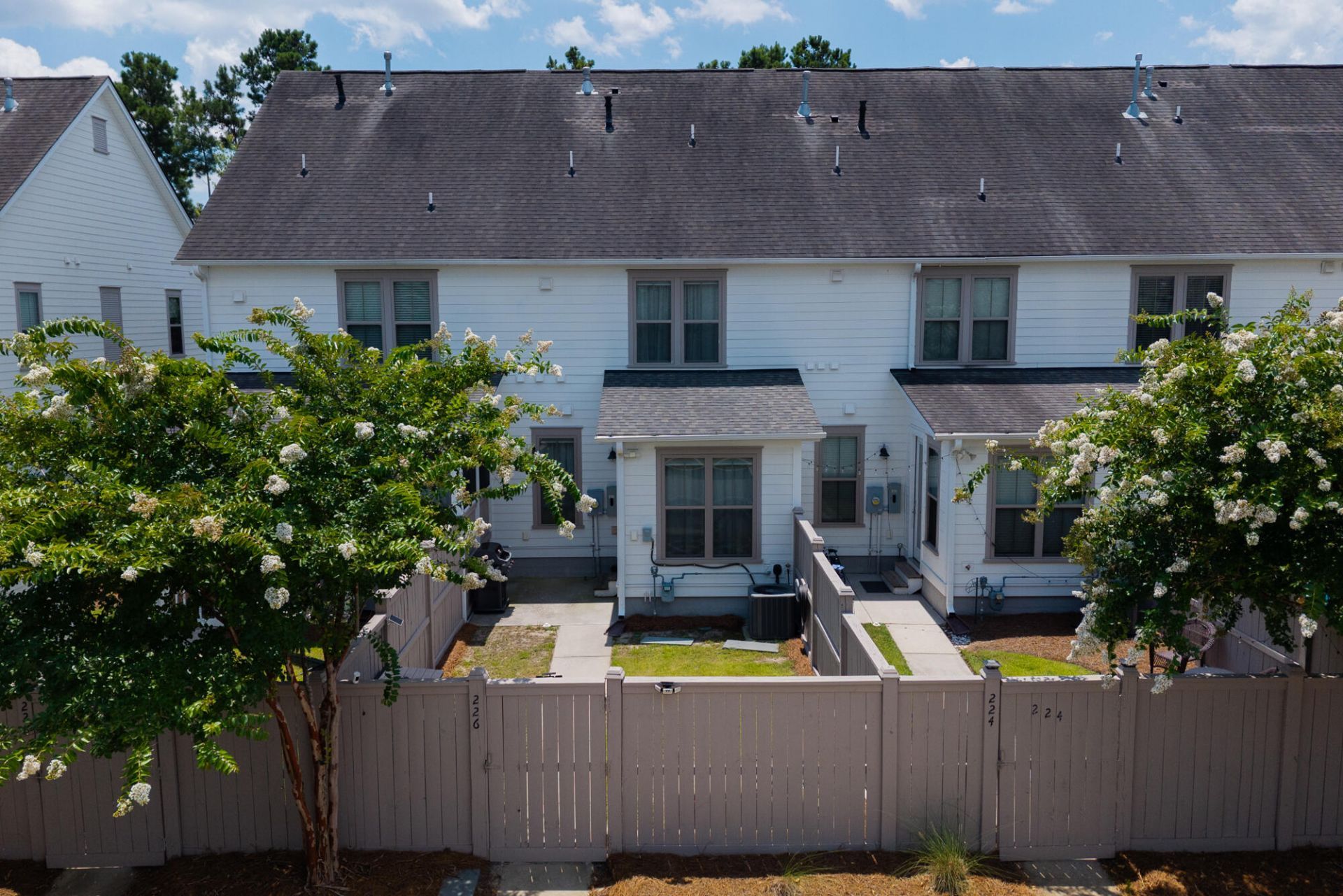 226 Oak Park Street Photo 48