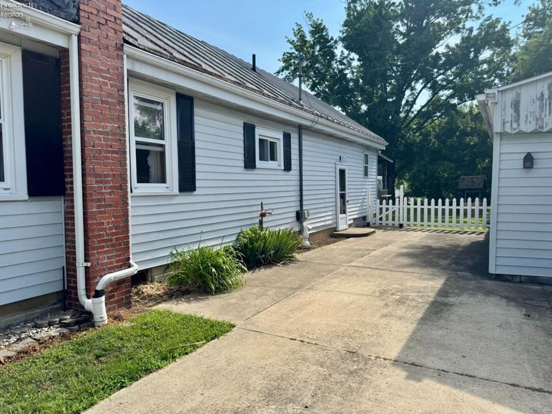 20 S Hamilton Street, Monroeville, OH 44847 Photo 3
