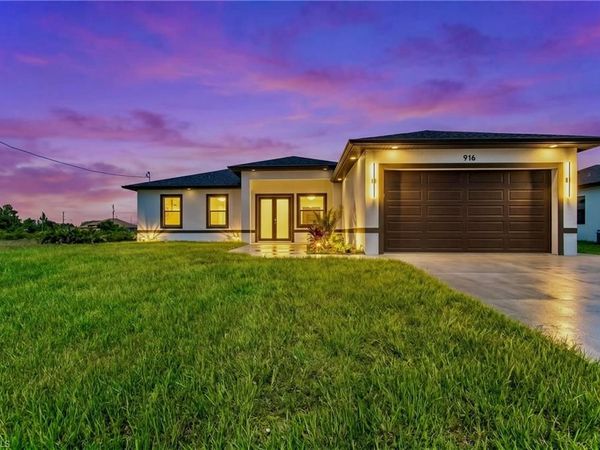 916 Manresa AVE S, LEHIGH ACRES, FL 33974