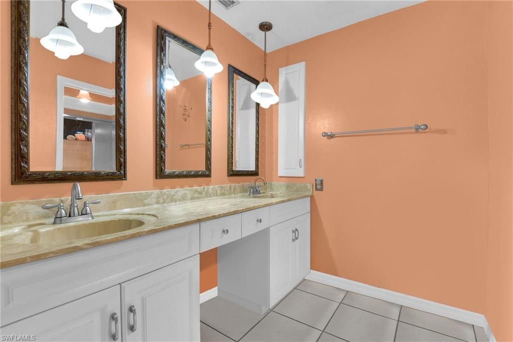 534 SE 32nd Ter, Cape Coral, FL 33904 Photo