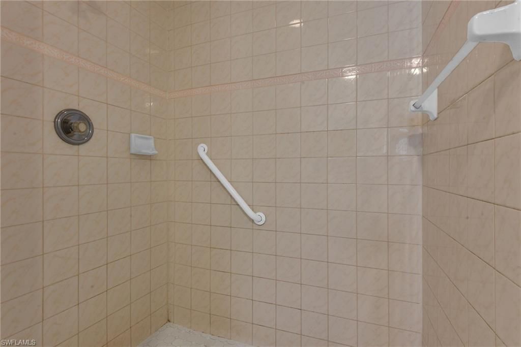 534 SE 32nd Ter, Cape Coral, FL 33904 Photo
