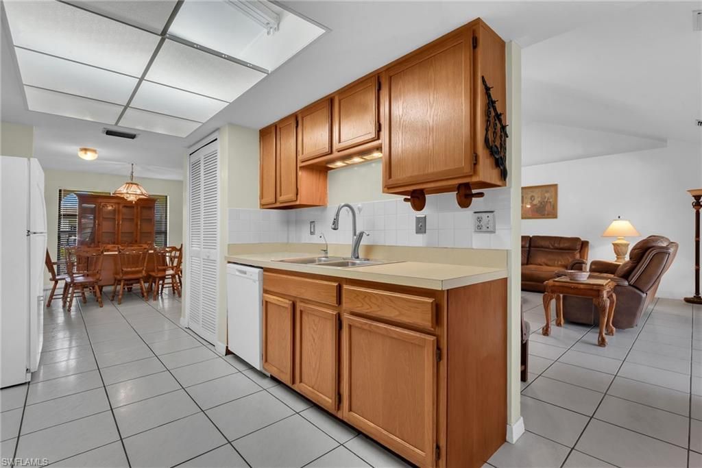 534 SE 32nd Ter, Cape Coral, FL 33904 Photo