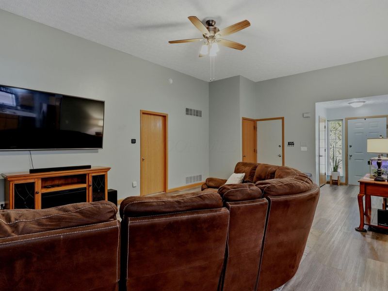 4942 Kingpin Drive , Columbus, OH 43231 Photo 10