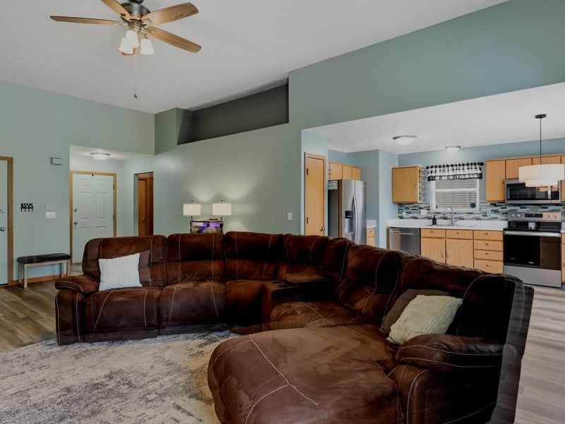 4942 Kingpin Drive , Columbus, OH 43231 Photo 8