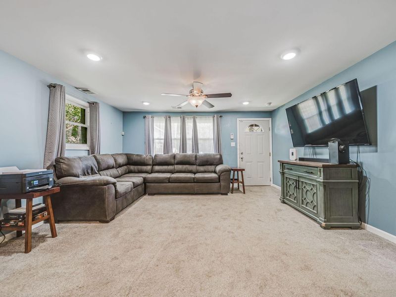1031 S Washington Street, Circleville, OH 43113 Photo 8