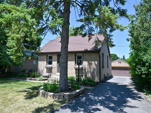 11510 W Wisconsin AVENUE, Wauwatosa, WI 53226