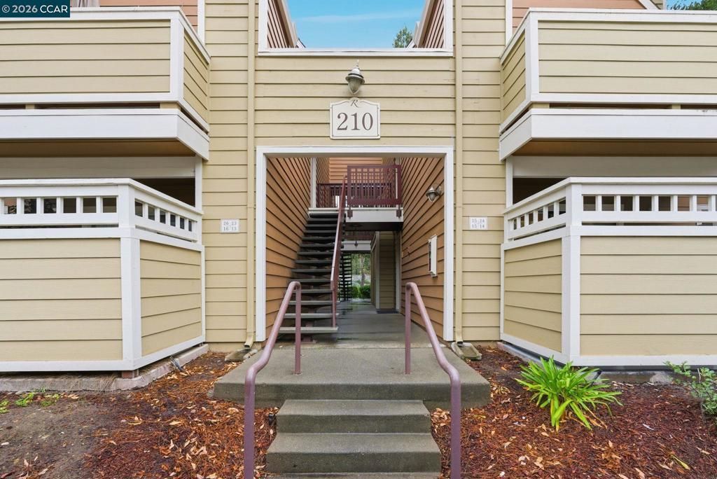 210 Reflections Dr , Unit 14, San Ramon, CA 94583 Main Photo