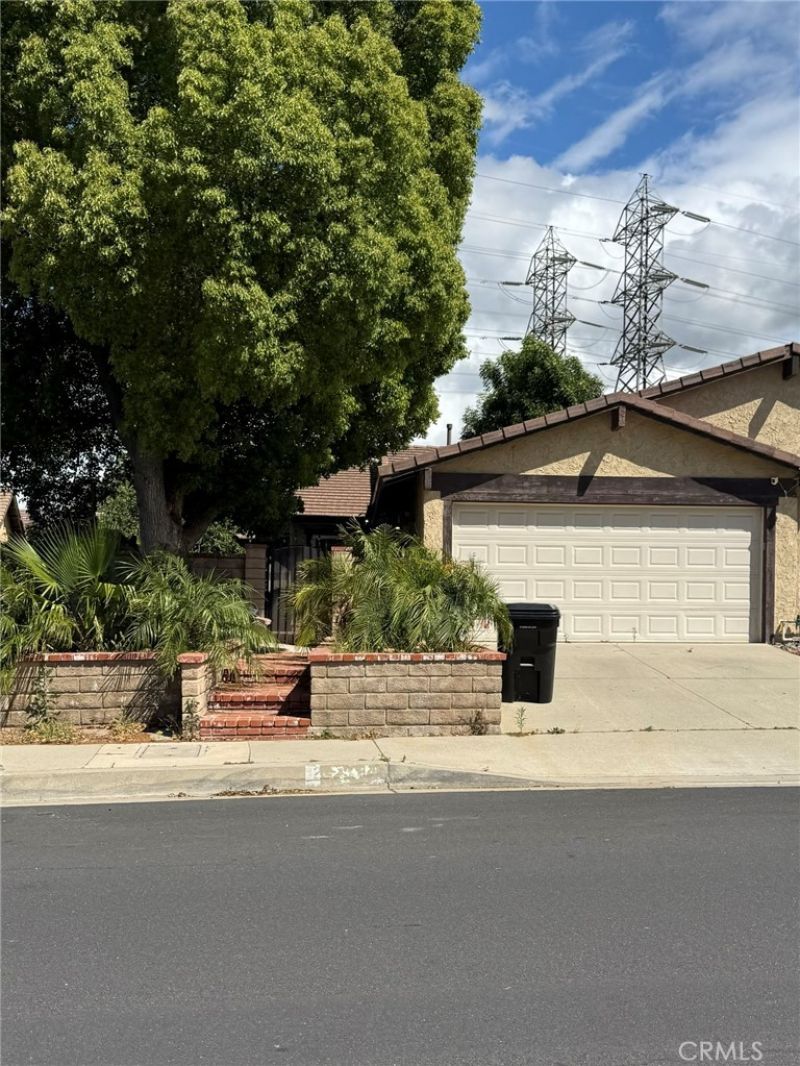 25586 Alicante, Valencia, CA 91355 Main Photo