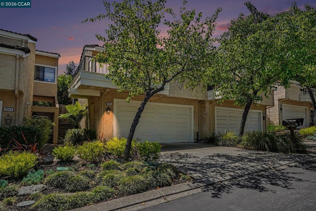 2042 Lost Lake Pl , Martinez, CA 94553 Main Photo