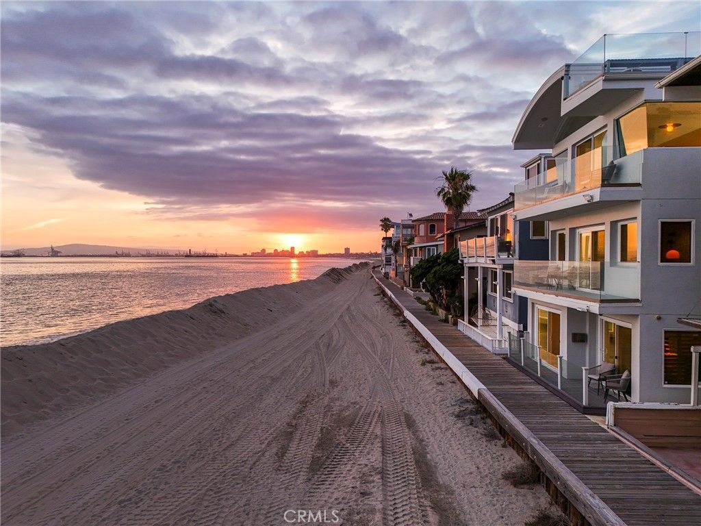 6815 E Seaside Walk, Long Beach, CA 90803 Main Photo