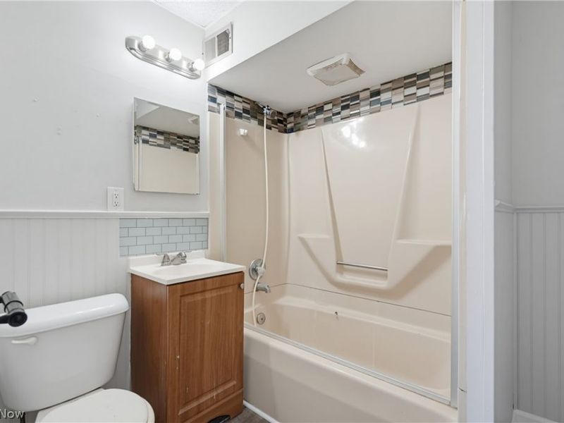 9507 Plymouth Avenue, Garfield Heights, OH 44125 Photo 21