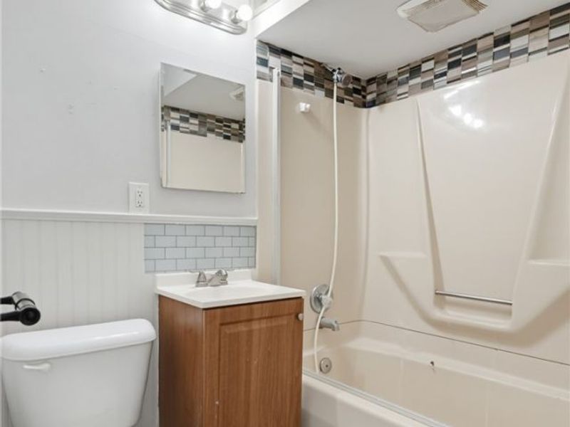9507 Plymouth Avenue, Garfield Heights, OH 44125 Photo 22