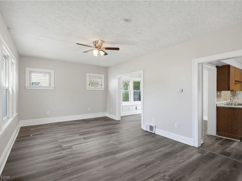 9507 Plymouth Avenue, Garfield Heights, OH 44125 Photo 9