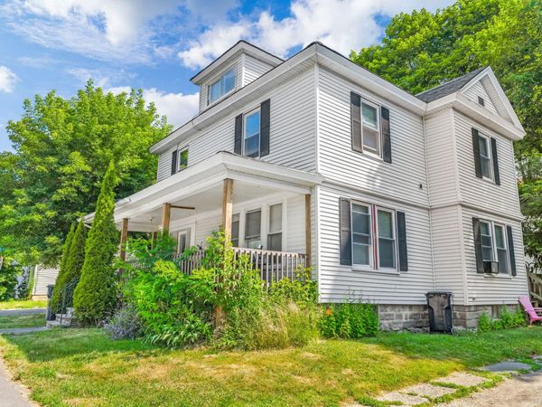 77 Center Street , Bangor, ME 04401