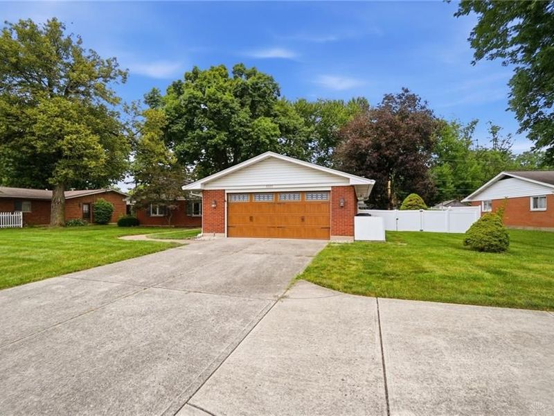 2325 E Rahn Road, Kettering, OH 45440 Photo 3