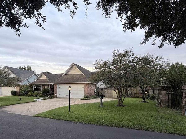 4200 Spanish Trail Pl, Pensacola, FL 32504