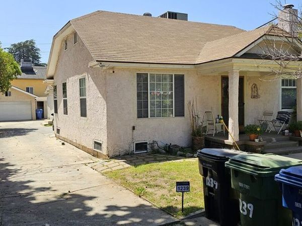 1239 N Beachwood Drive, Los Angeles, CA 90038
