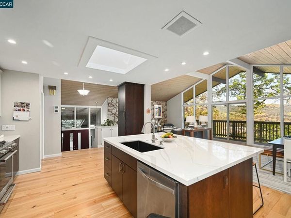 859 Mountain View Dr, Lafayette, CA 94549