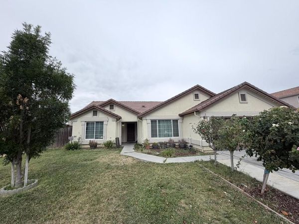 243 Sunburst Street, Los Banos, CA 93635