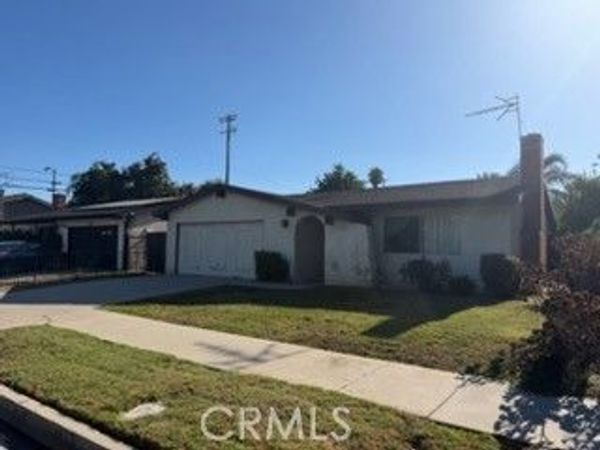 7907 Etiwanda, Reseda, CA 91335