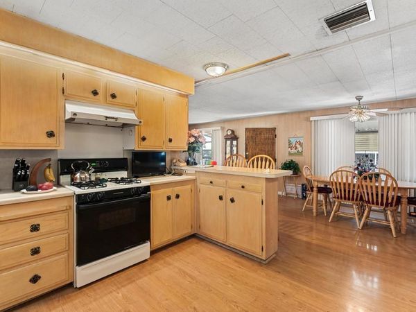 8901 Eton Avenue, Unit 87, Canoga Park, CA 91304