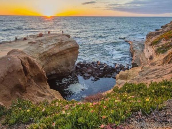 4662 Point Loma Ave, San Diego, CA 92107