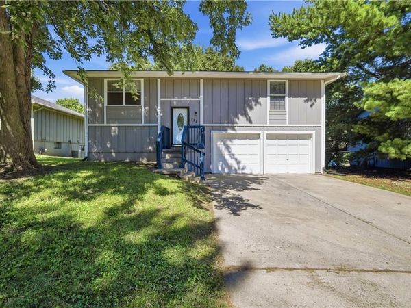 732 N Mohican Drive, Independence, MO 64056