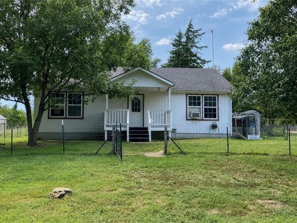 323 N Wall Street, Blairstown, MO 64726